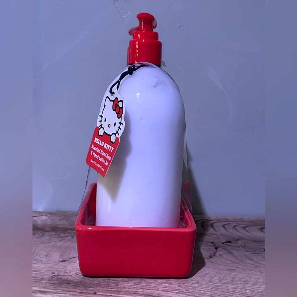 Hello Kitty Scented Hand Lotion And Hand Soap Set With Tray Made By Sanrio NWTS